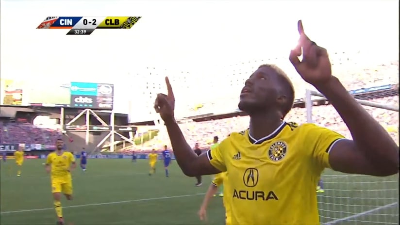 GOAL: Gyasi Zardes flicks home his 2nd on another beautiful assist