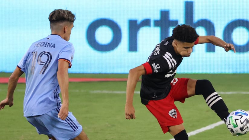 Kevin Paredes controls the ball against NYCFC