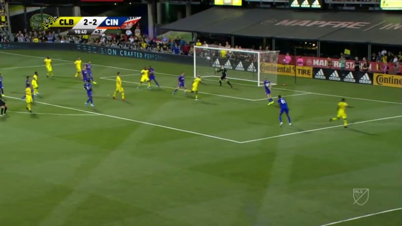 SAVE: Przemyslaw Tyton makes huge late save on Gyasi Zardes