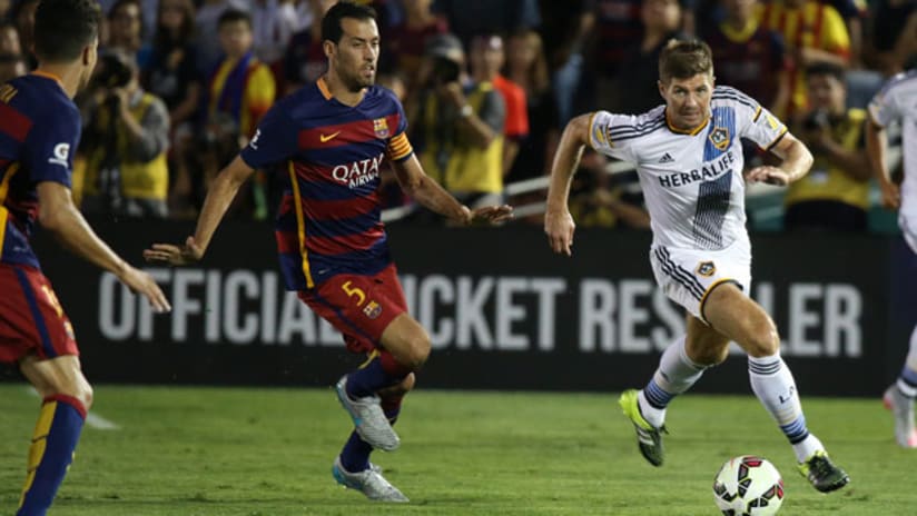 Steven Gerrard and Sergio Busquets, LA Galaxy vs FC Barcelona