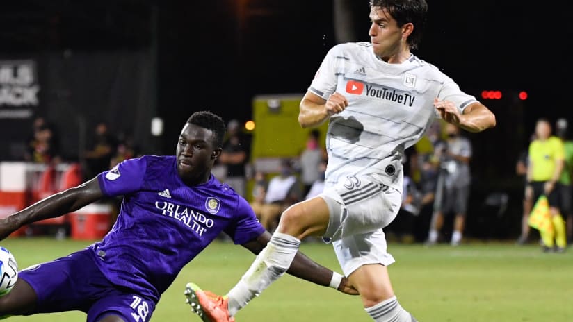 Daryl Dike shoots - Orlando City SC