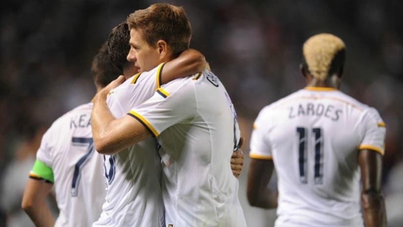 Steven Gerrard (LA Galaxy) hugs in win over FCD