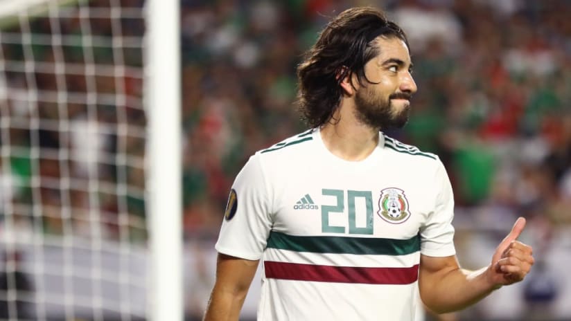 Rodolfo Pizarro - Mexico - thumbs up