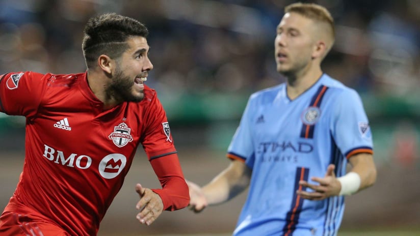 Alejandro Pozuelo - Toronto FC - smile - Anton Tinnerholm (background) - NYCFC