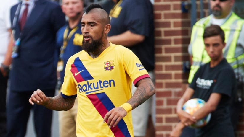 Arturo Vidal - Barcelona - change strip