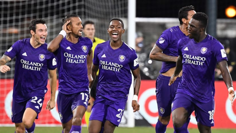 Nani celebrates PK win over LAFC - MLS is Back