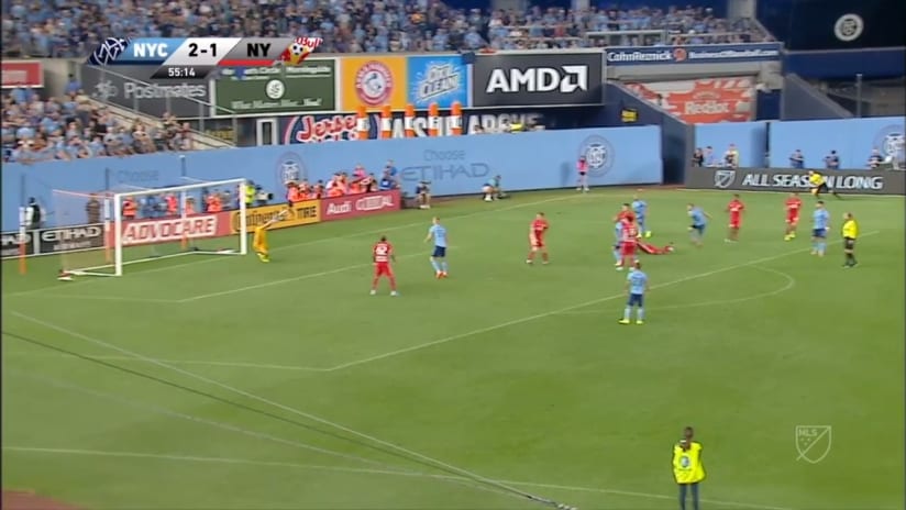 SHOT: Keaton Parks header is just wide of the target