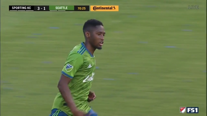 GOAL: Kelvin Leerdam nods Seattle back into the game off a corner