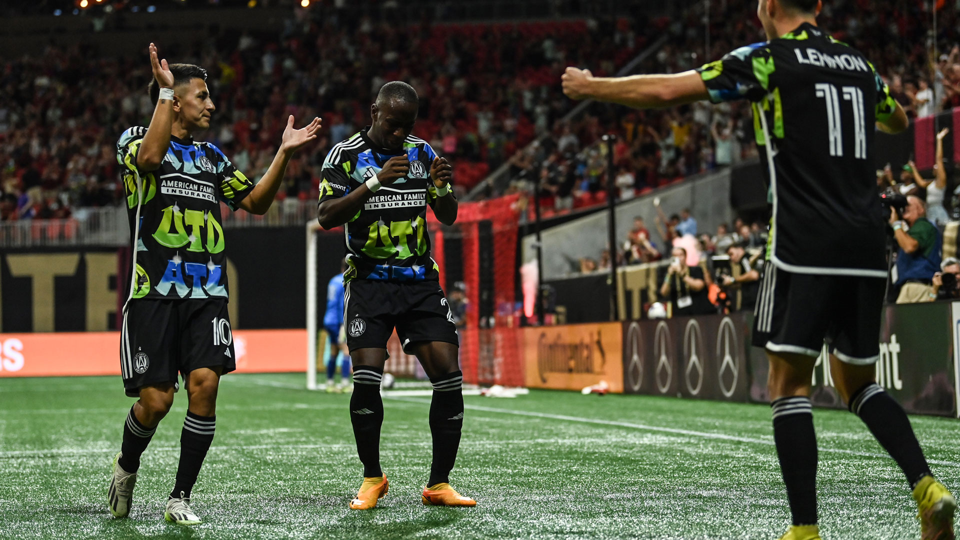 Edwin Mosquera scores first career MLS goal with volley on FC