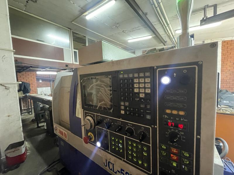 CNC makine kontrol ünitesi