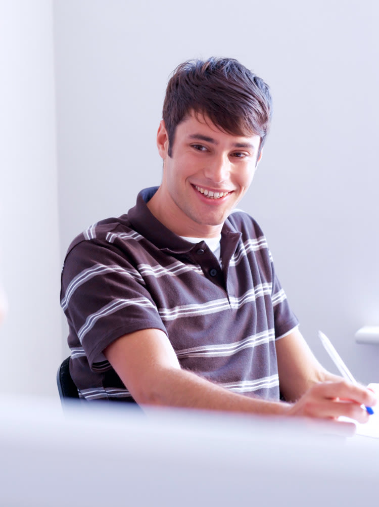 Math Minds experienced tutor teaching a class