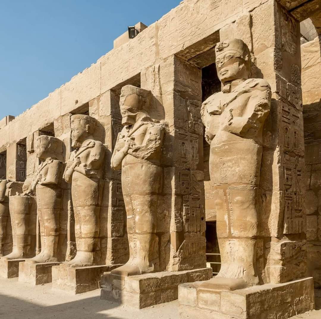 Luxor — Gruppenfahrt im Van 3