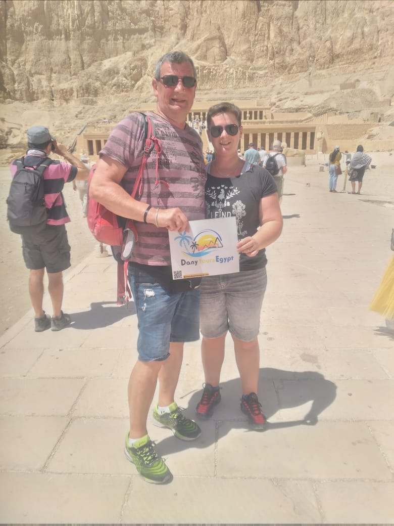 Luxor — Gruppenfahrt im Van 19