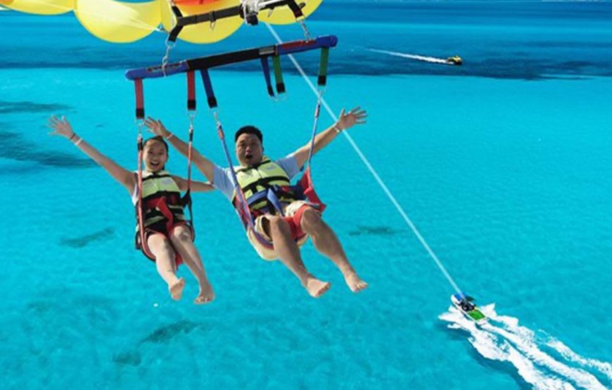 Parasailing 3