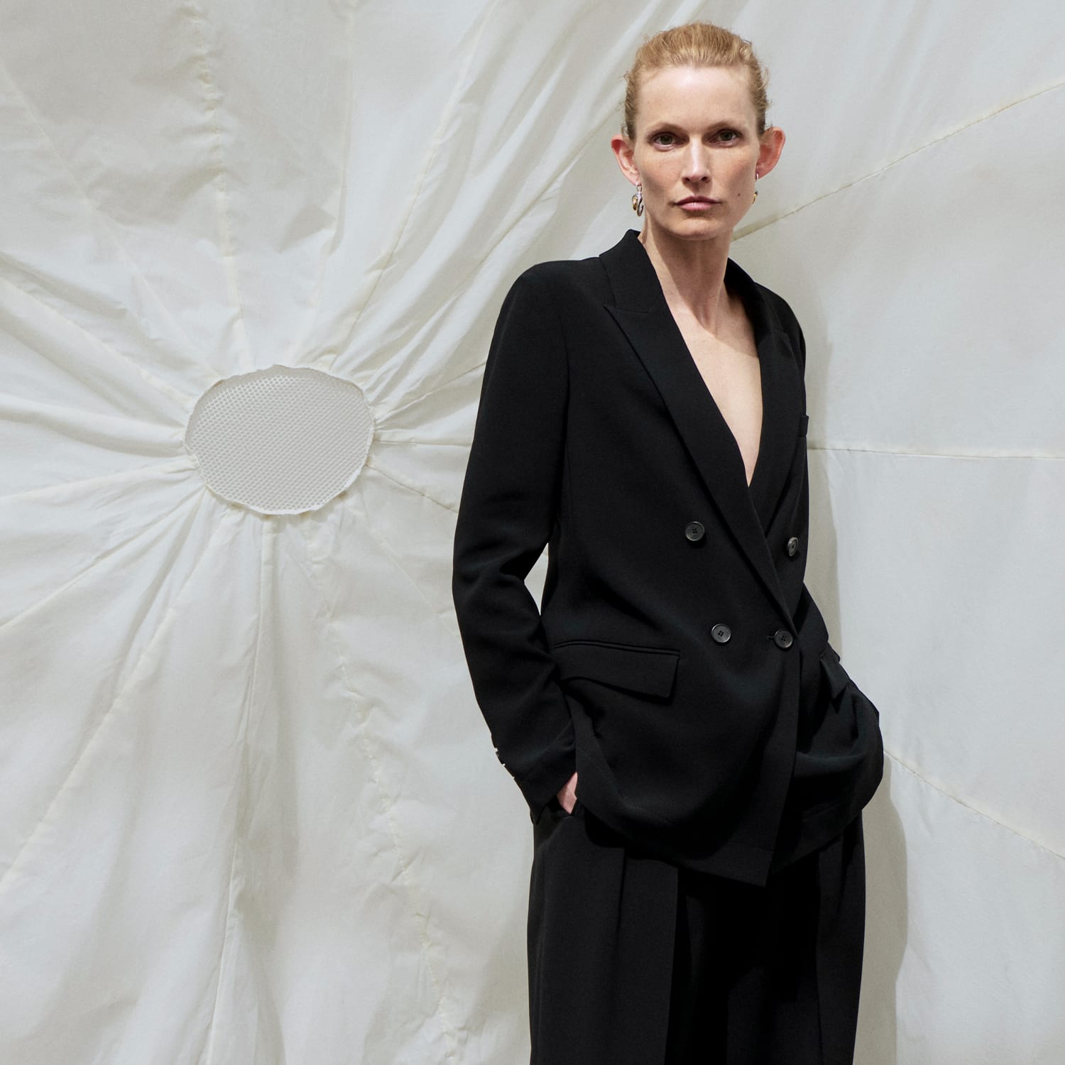 image of a woman wearing the o'hara blazer in black