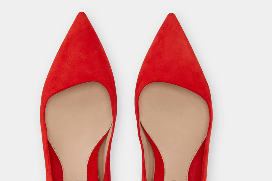 Lillian pump in vermilion suede to show toe point and insole