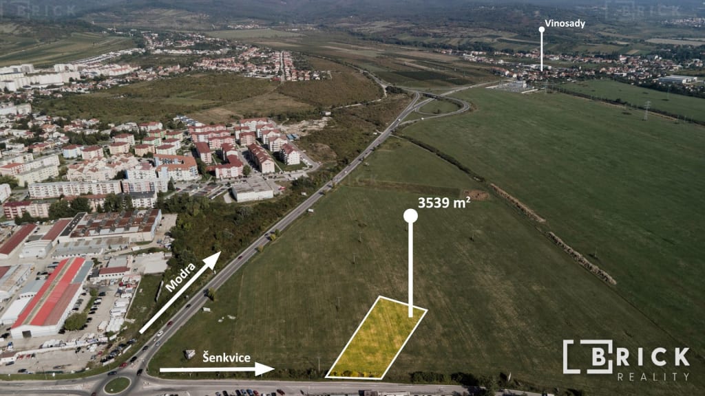 PREDAJ: pozemok 3539 m2, územie občianskej vybavenosti, PEZINOK