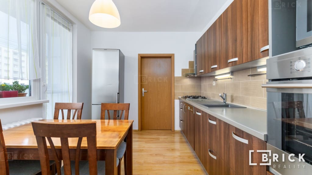 PREDAJ: 3,5 izbový byt, 73 m2 + balkón, L. Novomeského 27, Pezinok
