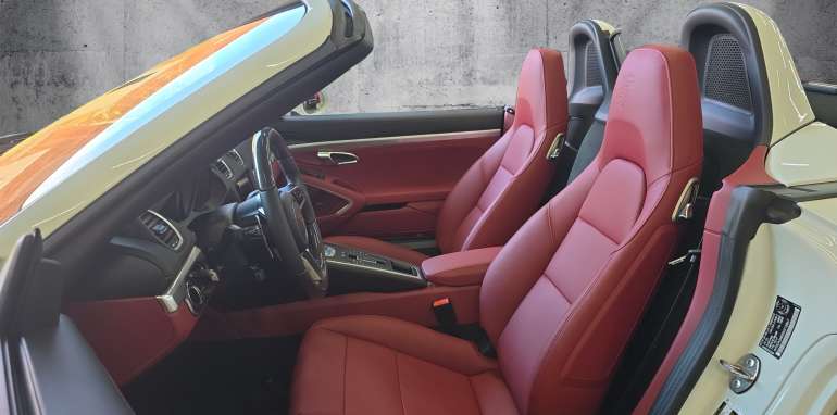 Porsche 718 Boxster 2025 blanc