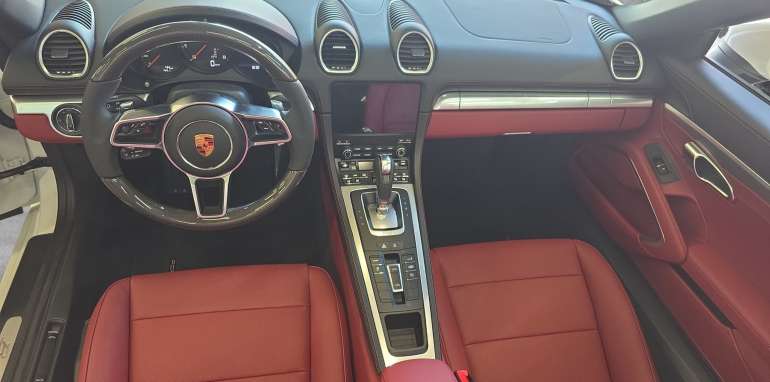 Porsche 718 Boxster 2025 blanc