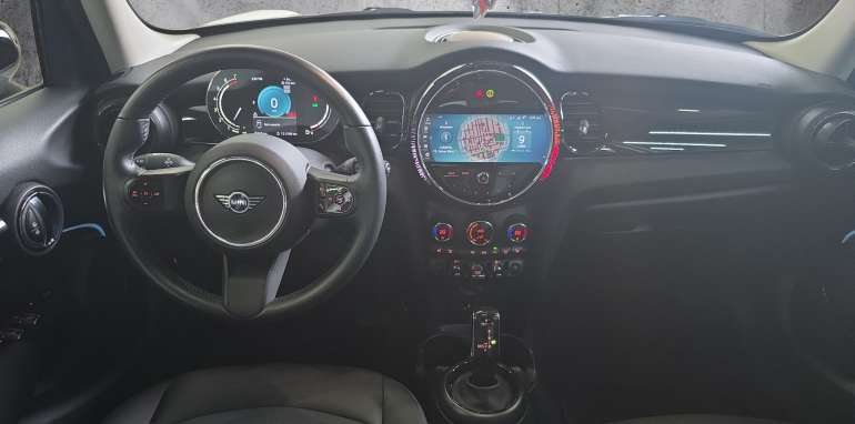 Mini Cooper 2024 blanc