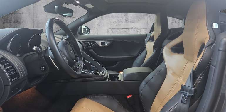 Jaguar F-Type R 2016 charbon