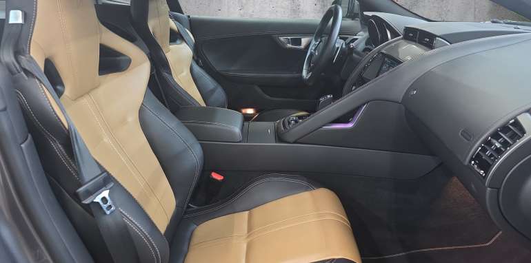 Jaguar F-Type R 2016 charbon