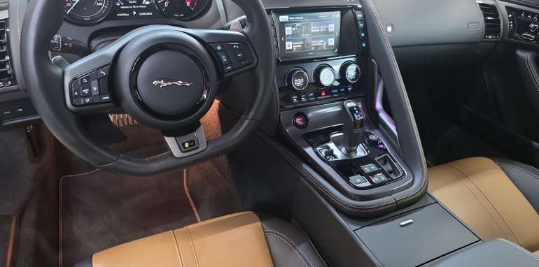 Jaguar F-Type R 2016 charbon