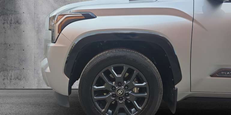 Toyota Sequoia Platinum 2025 argent