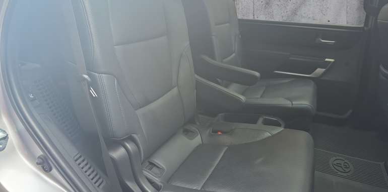 Toyota Sequoia Platinum 2025 argent