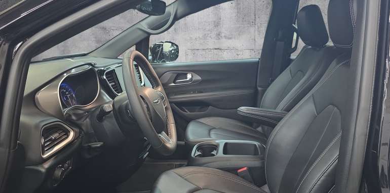 Chrysler Grand Caravan SXT 2025 noir