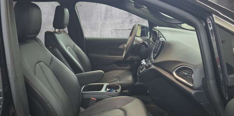 Chrysler Grand Caravan SXT 2025 noir