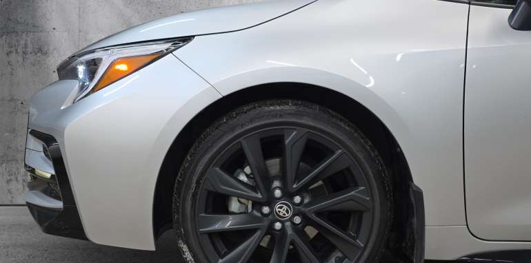 Toyota Corolla Hybrid XSE 2025 argent