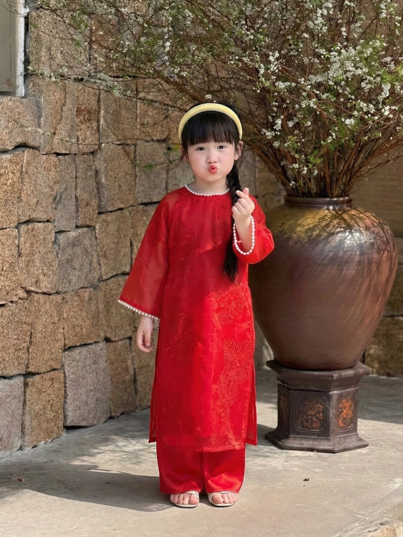 Áo dài tơ hoa đắp nổi bé gái (3–11 tuổi)