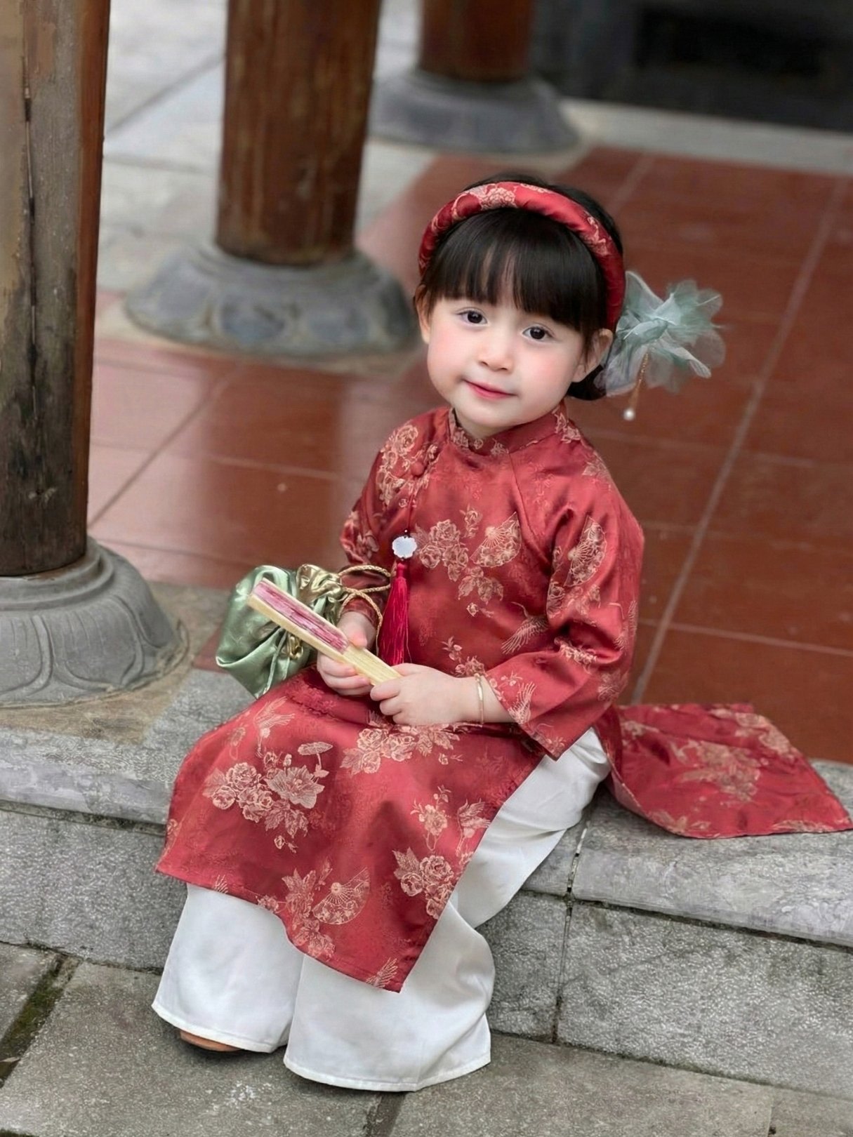 Áo dài gấm dệt hạc bé gái (3–11 tuổi)
