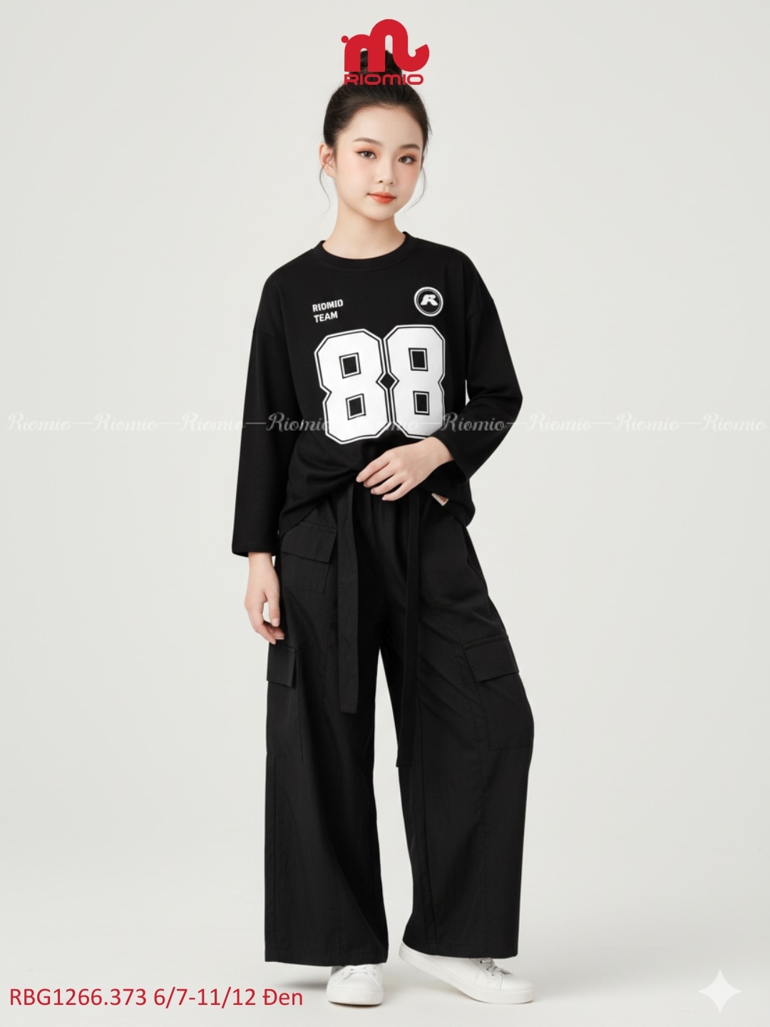 Thiết kế mang phong cách thể thao, chuẩn xu hướng thời trang trẻ em hiện đại