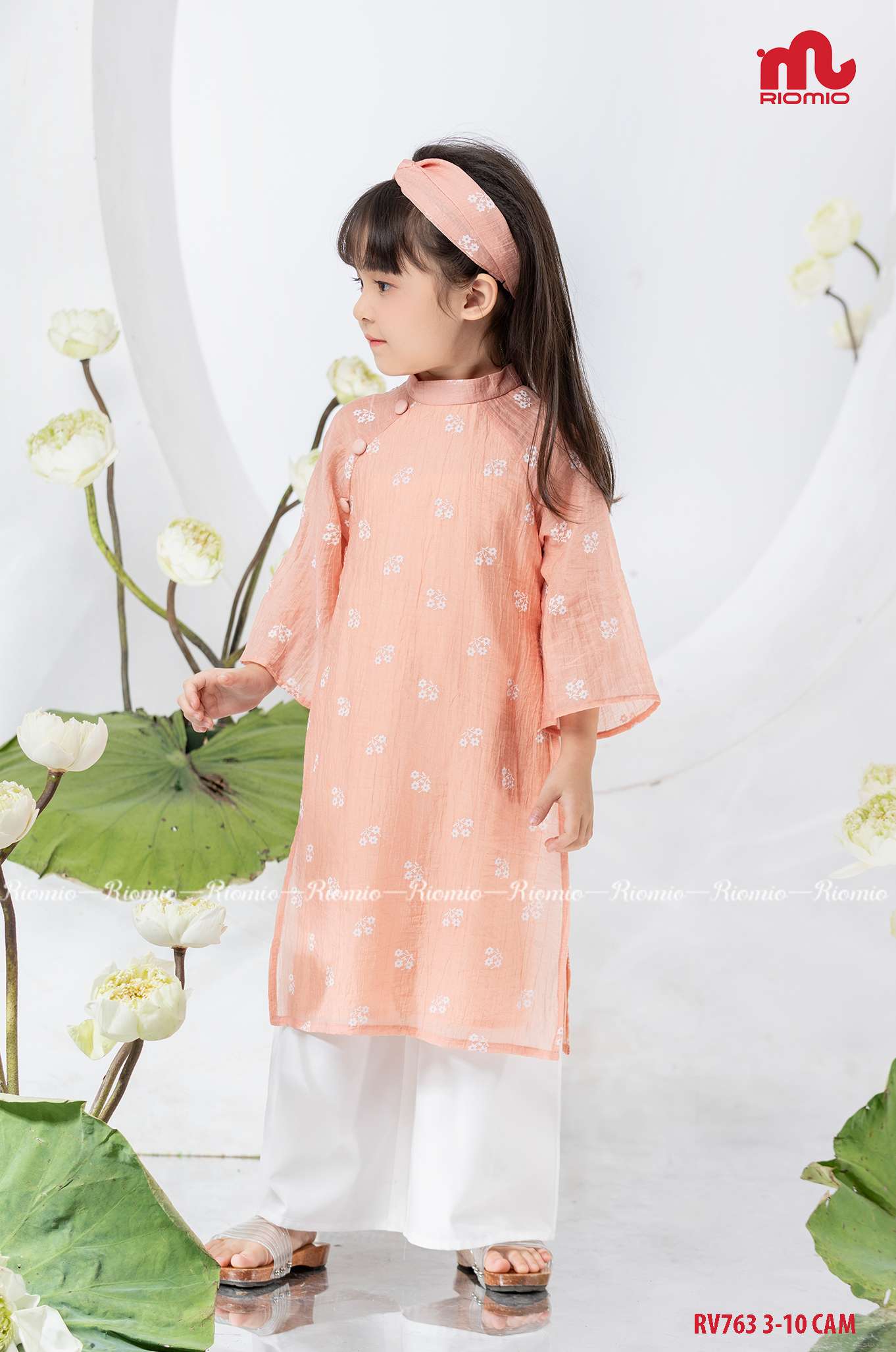 Áo dài Tết đũi thêu hoa phối quần lụa bé gái size 4/5