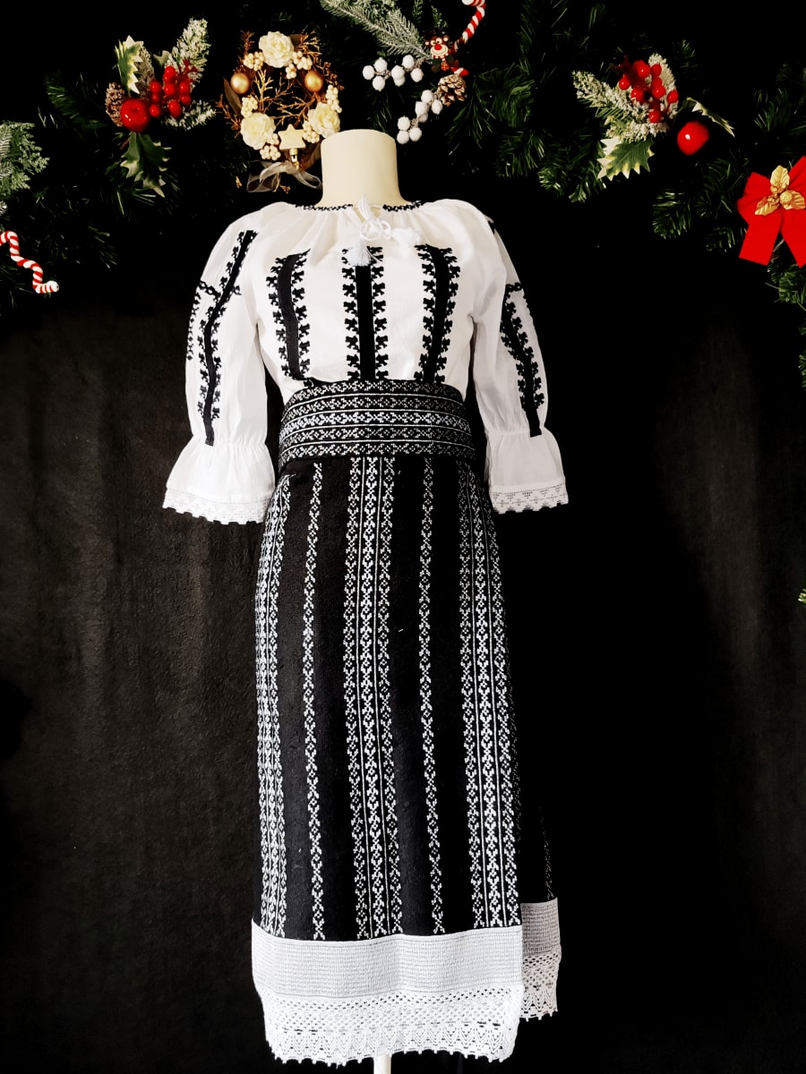 ModernIE Costum Traditional fete  "argintiu și negru"  MD6191