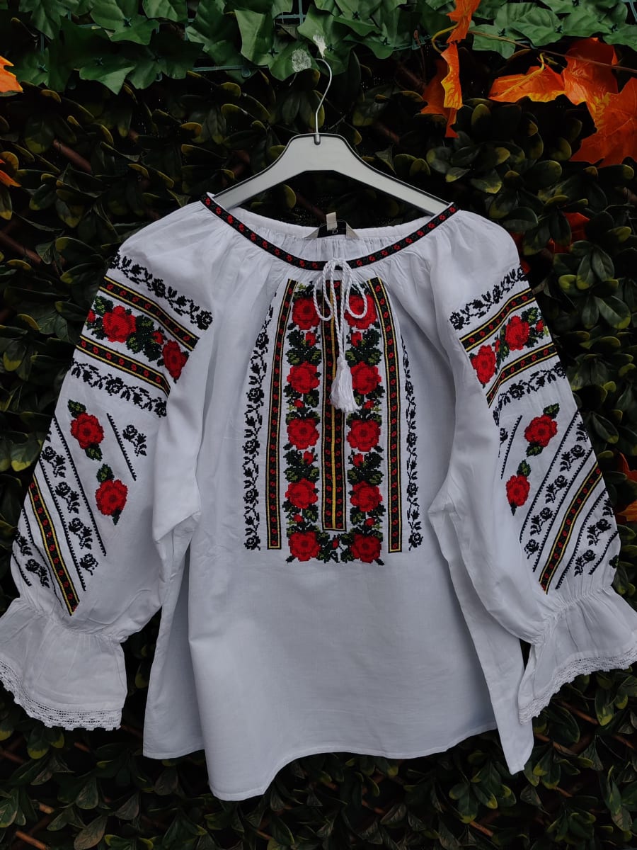 Modernie ,, Trandafiri rubin "" MD 897