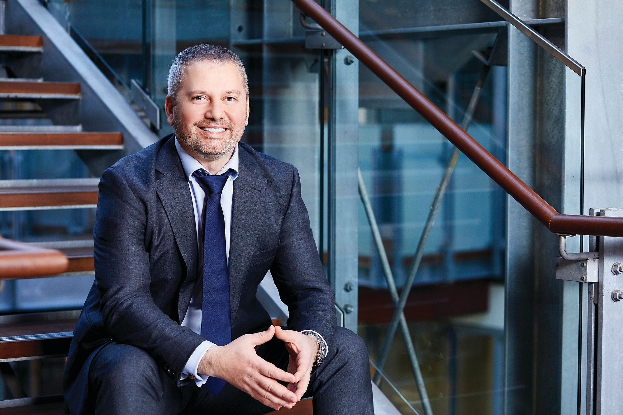 Brokers extend lifeline to panicked home builders 