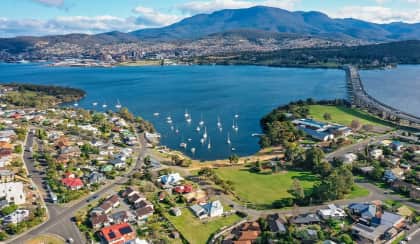 tasmania hobart suburbs river spi sz9nnv