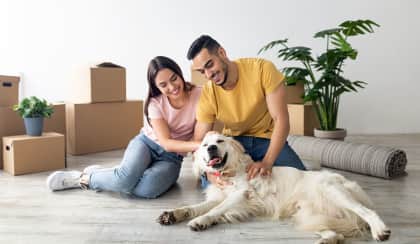 happy couple pet dog spi czz6uv