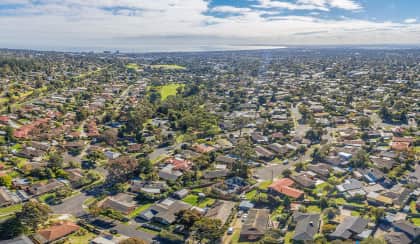 suburb au sunny day spi ousmln