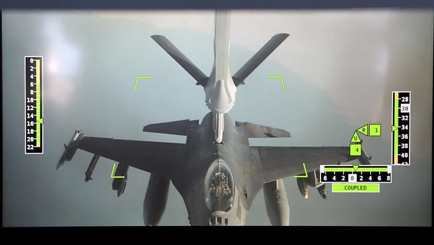 raaf kc  a refuels american fighter