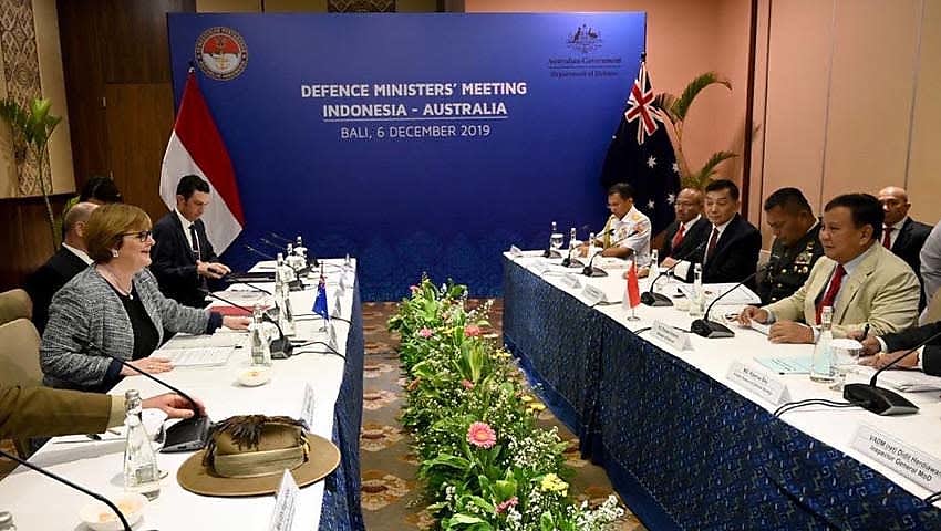 Australian and Indonesian ministers look to strengthen regional ties