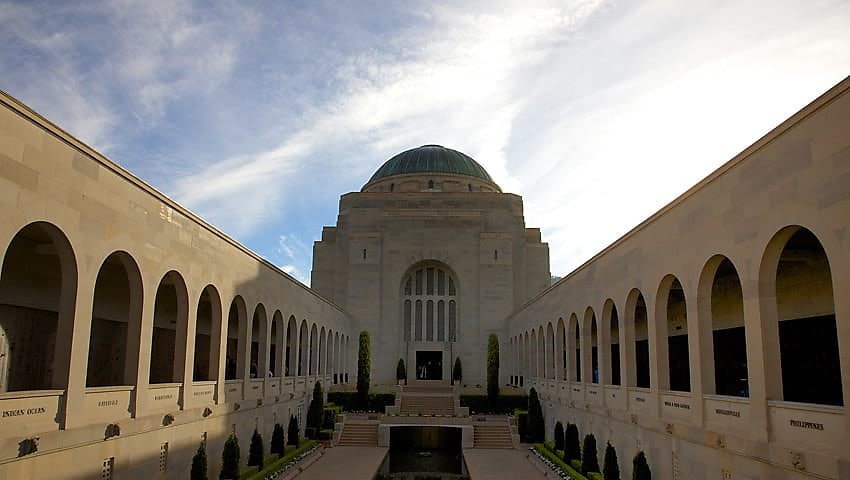 Australian War Memorial commissions first female Aboriginal official war artist