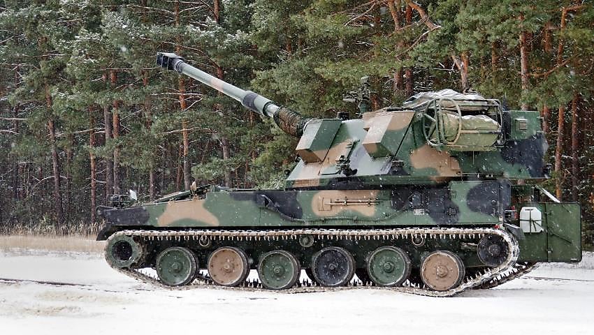 Hanwha delivers first tranche of K9 howitzers to Poland