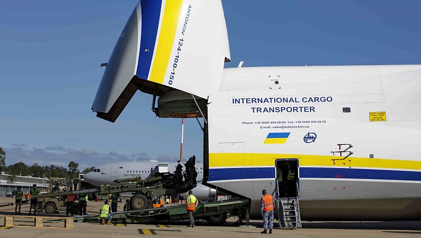 Antonov 124 carries Bushmasters to Ukraine