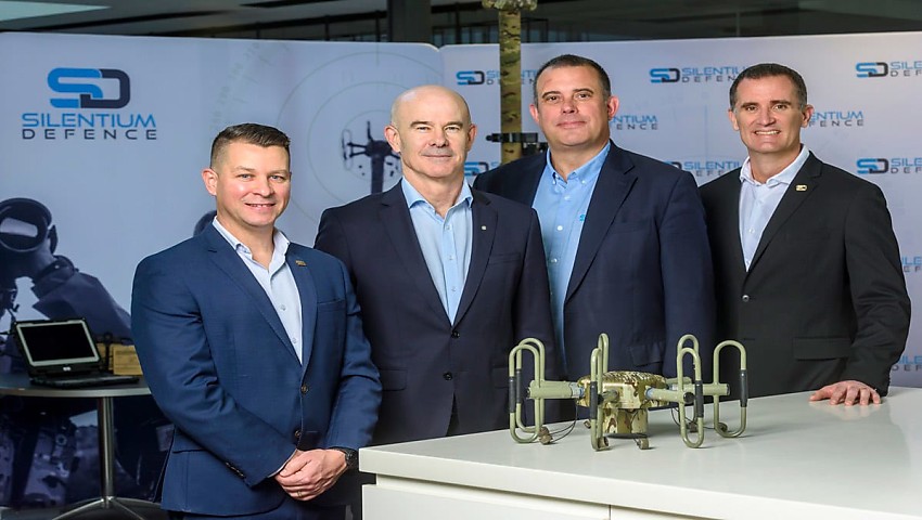 Silentium Defence and Saab Australia leadership with MAVERICK M8 passive radar.