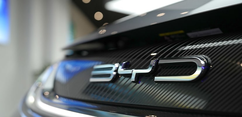 US investigates Chinese car makers for national security concerns